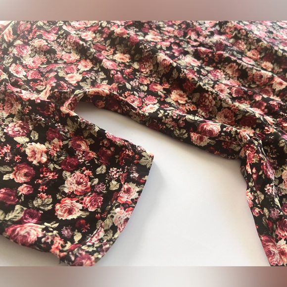 H&M Black Floral V-Neck Dress Size 10 - Picture 6 of 11